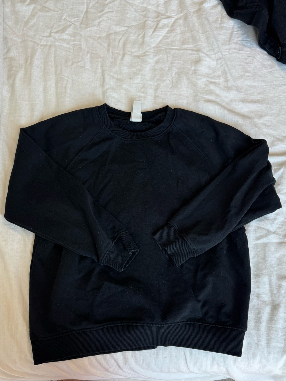 H&M CREWNECK (BLACK)